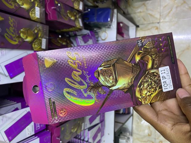 Amozo Full Glue iPhone 11 Tempered Glass Screen Protector - thumbnail 3