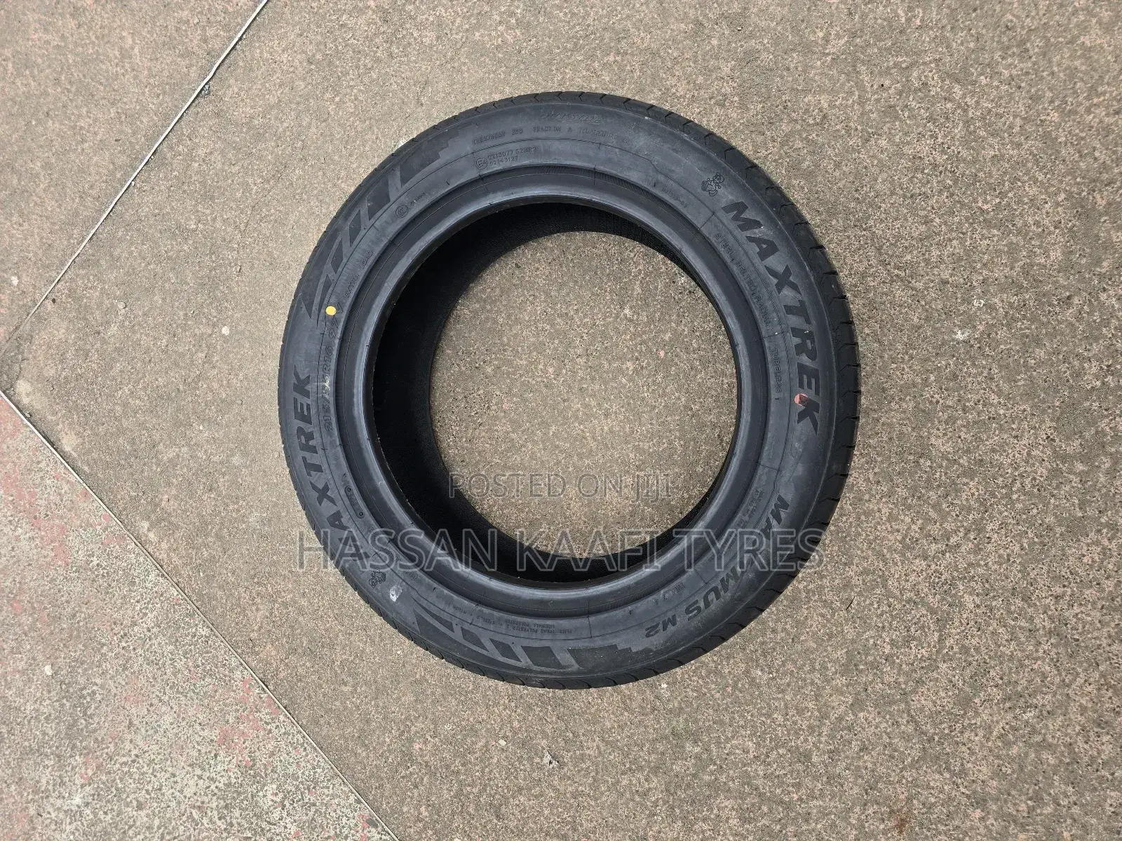 Maxtrek  215/55r16