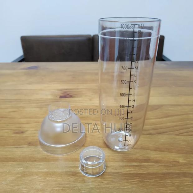 Measuring Cup 1000ml Shaker Cup - main view