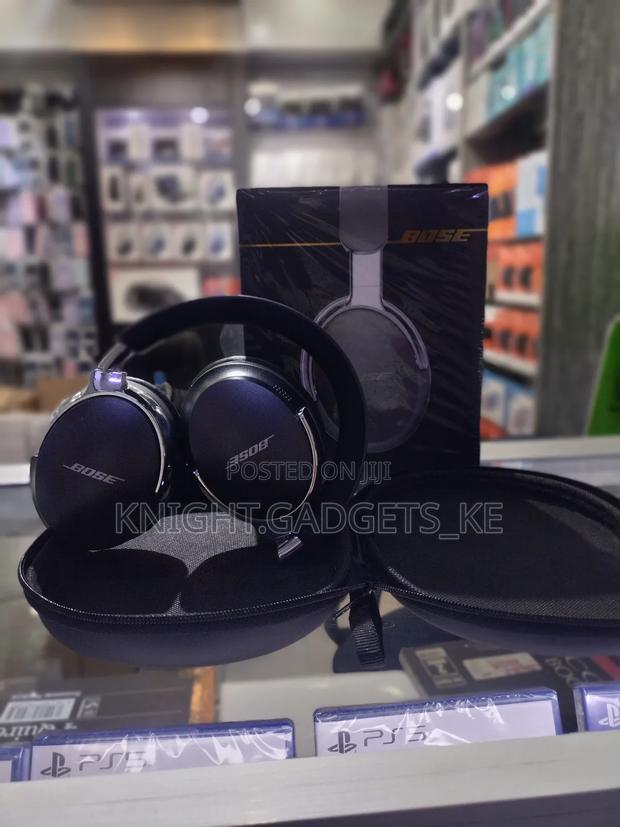 Bose Quiet Comfort Ultra Headsets 