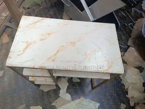 Manicure Table