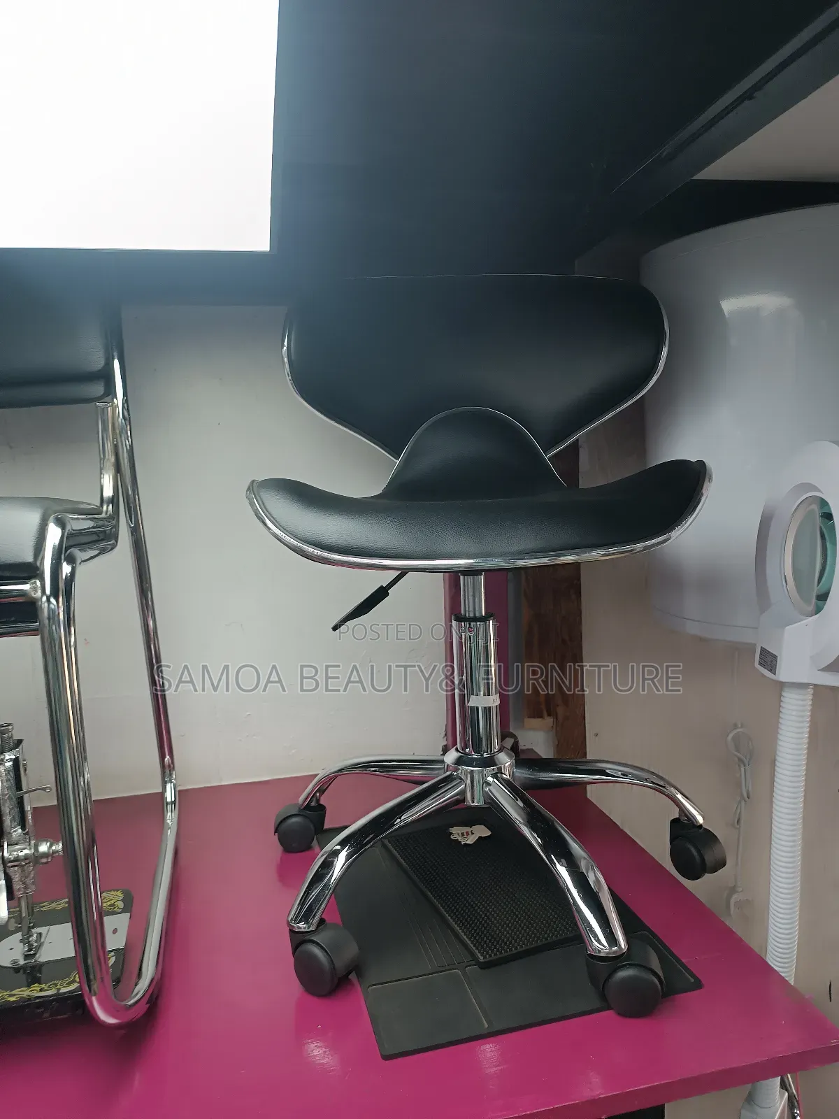 Salon Seat