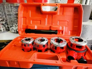 1/2" to 11/4: Die Stock