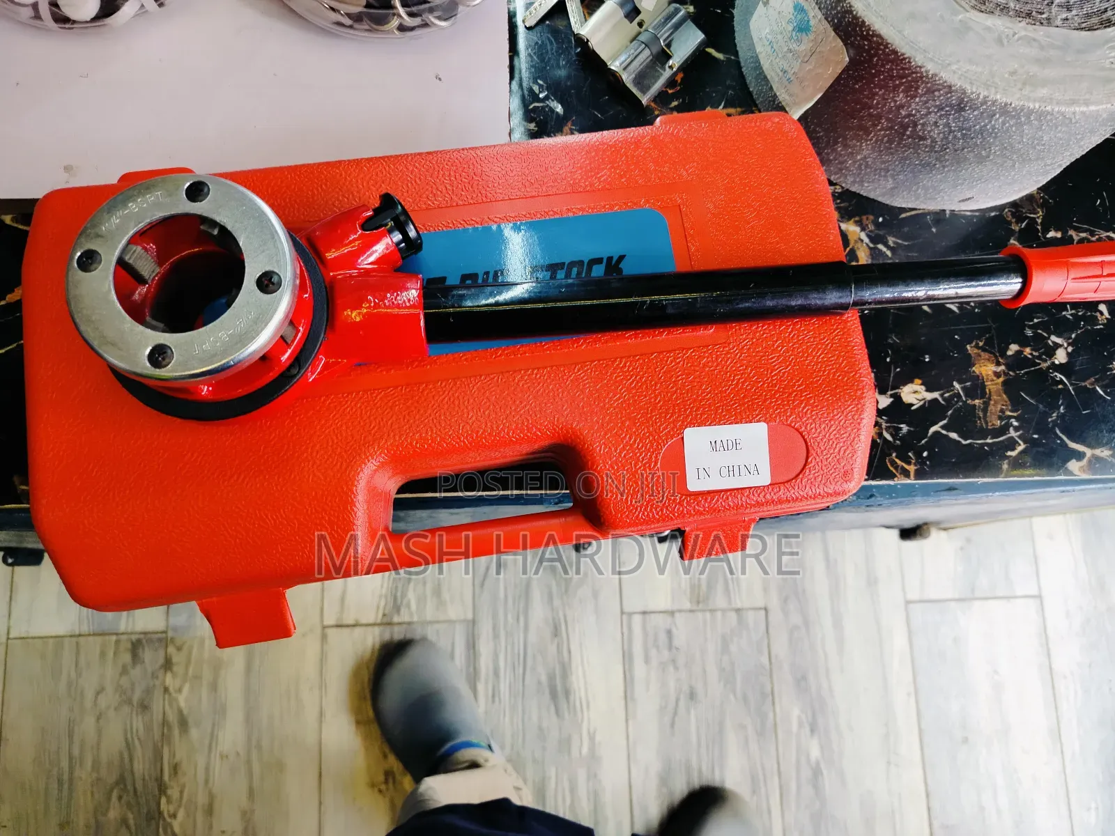 1/2" to 11/4: Die Stock