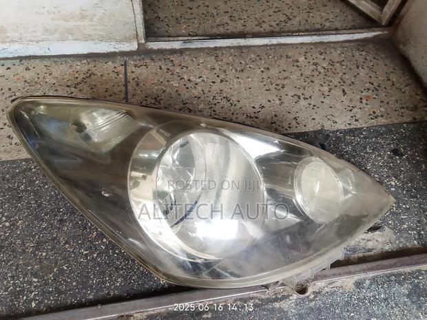Headlights Note Xenon 2008