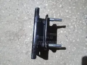 Nissan Navara Gearbox Mount