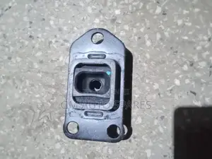 Nissan Dualis Gearbox Mount