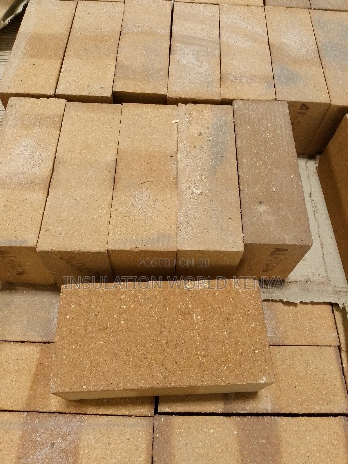 Heavy-Duty Heat Insulation Bricks - 70% Alumina Bricks.