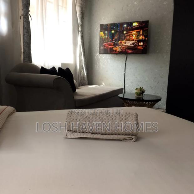 Daily/Weekly Stay – Furnished Studio Apartment Airbnb Roysambu TRM - thumbnail 3