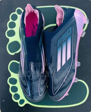 F50 Laceless Football Boots Mega Grip Sizes (40-45)