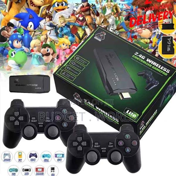 Mini Family Retro Handheld Game Pad Wireless M8 Game Console