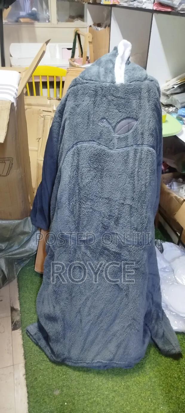 Unisex Wearable Blanket - thumbnail 7