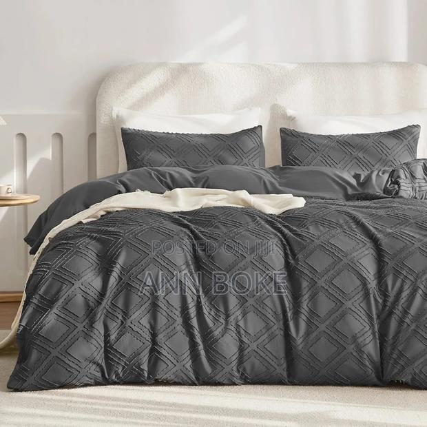 Tufted Duvets 6×7
Bedsheets: 1pc
Pillowcases:4pcs
Duvet:1pc - thumbnail 5