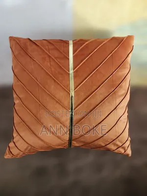 *Designer Cases*
Size: 45×45cm
