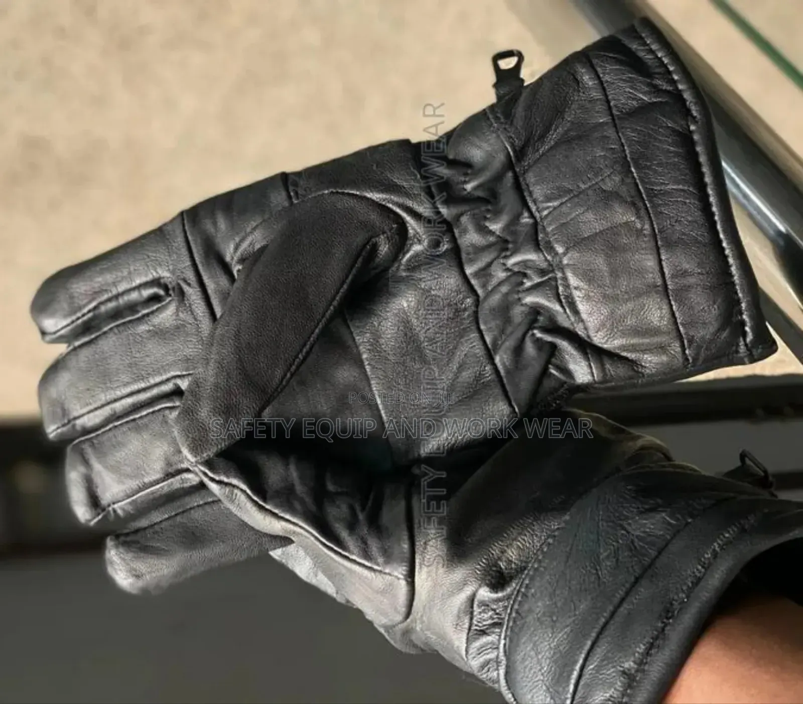 Flame Resistant Gloves For Welding And Fabrication