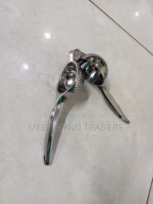 Lemon Squeezer Heavy Gauge /Commercial Lemon Squeezer