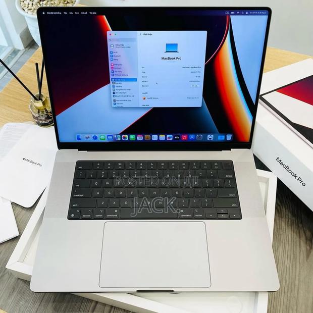 Laptop Apple MacBook Pro 2021 M1 32GB Apple M1 Pro SSD 1T