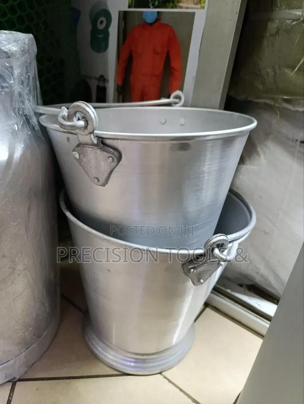 10l Milking Buckets - main view
