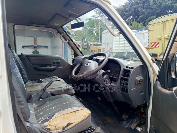Mazda Bongo 2012 White - thumbnail 5