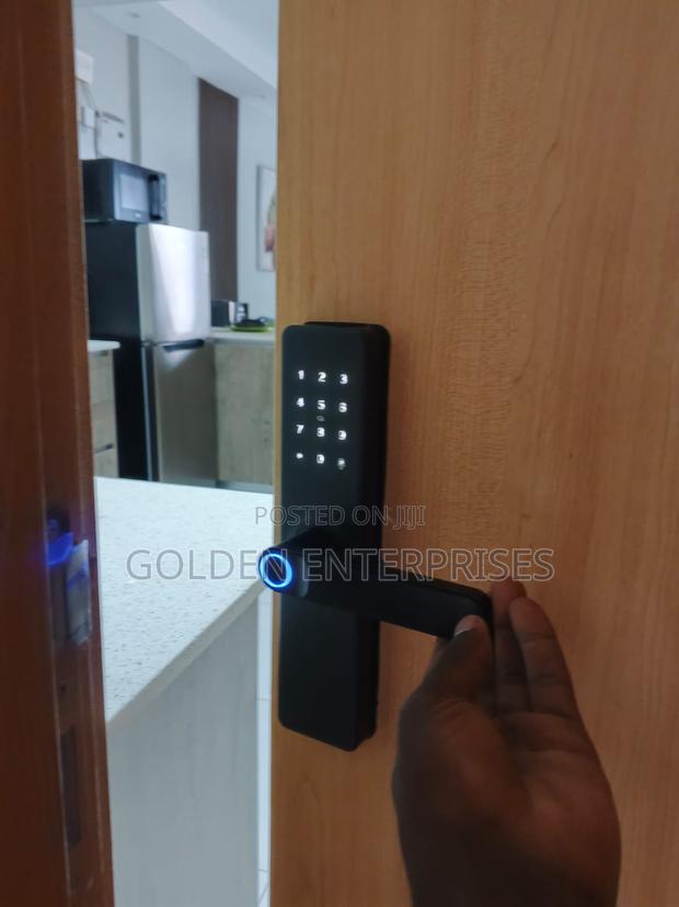Intelligent Smart Door Lock for Airbnb - main view