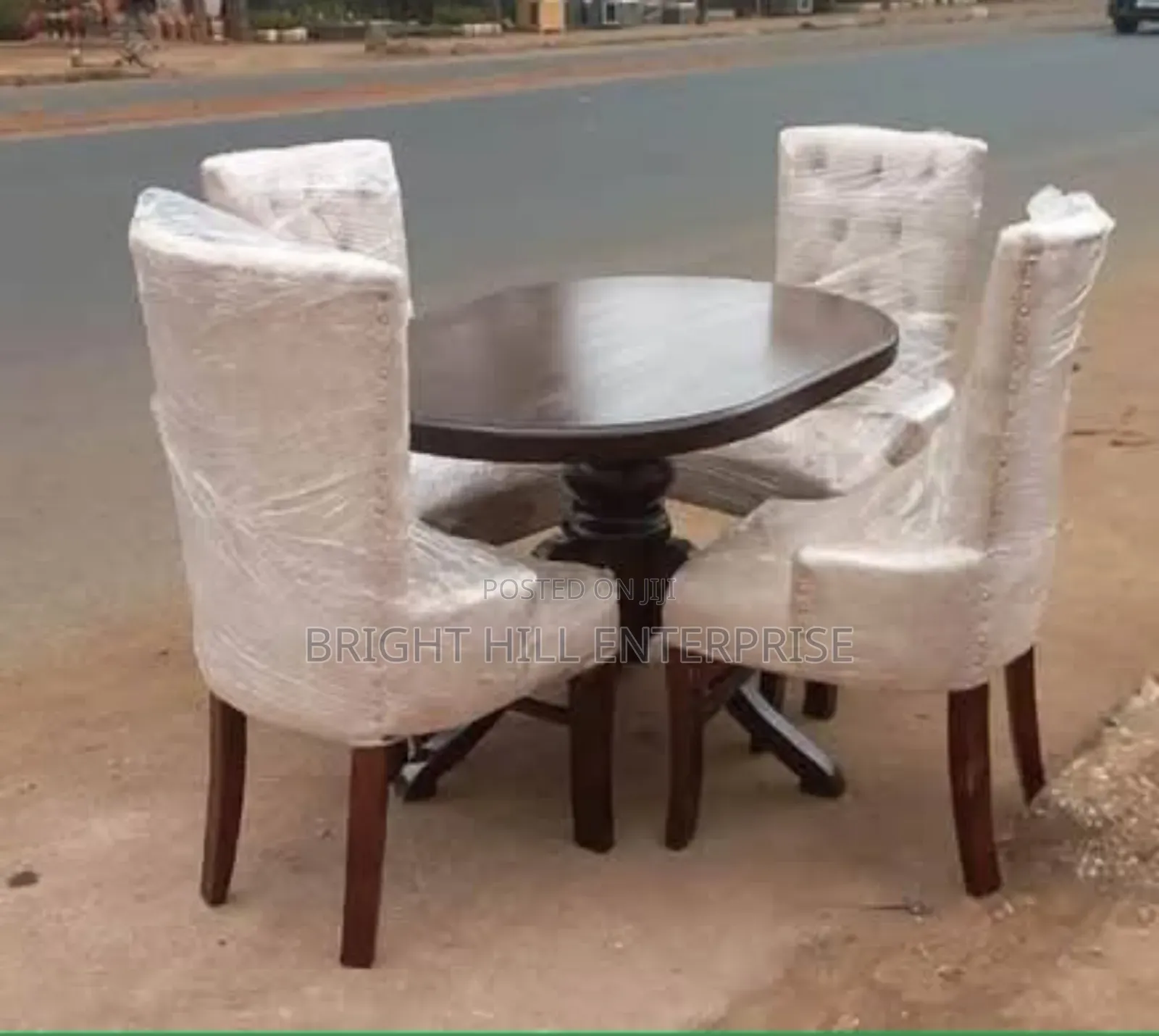 Lush Flourishing Dining Table (4 Seater)
