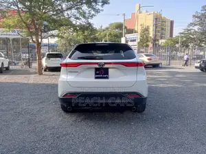 Toyota Harrier 2.0 2021 White