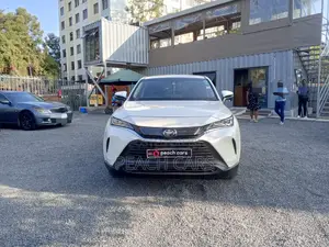 Toyota Harrier 2.0 2021 White