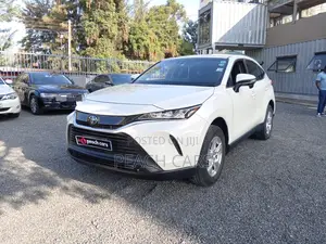 Toyota Harrier 2.0 2021 White