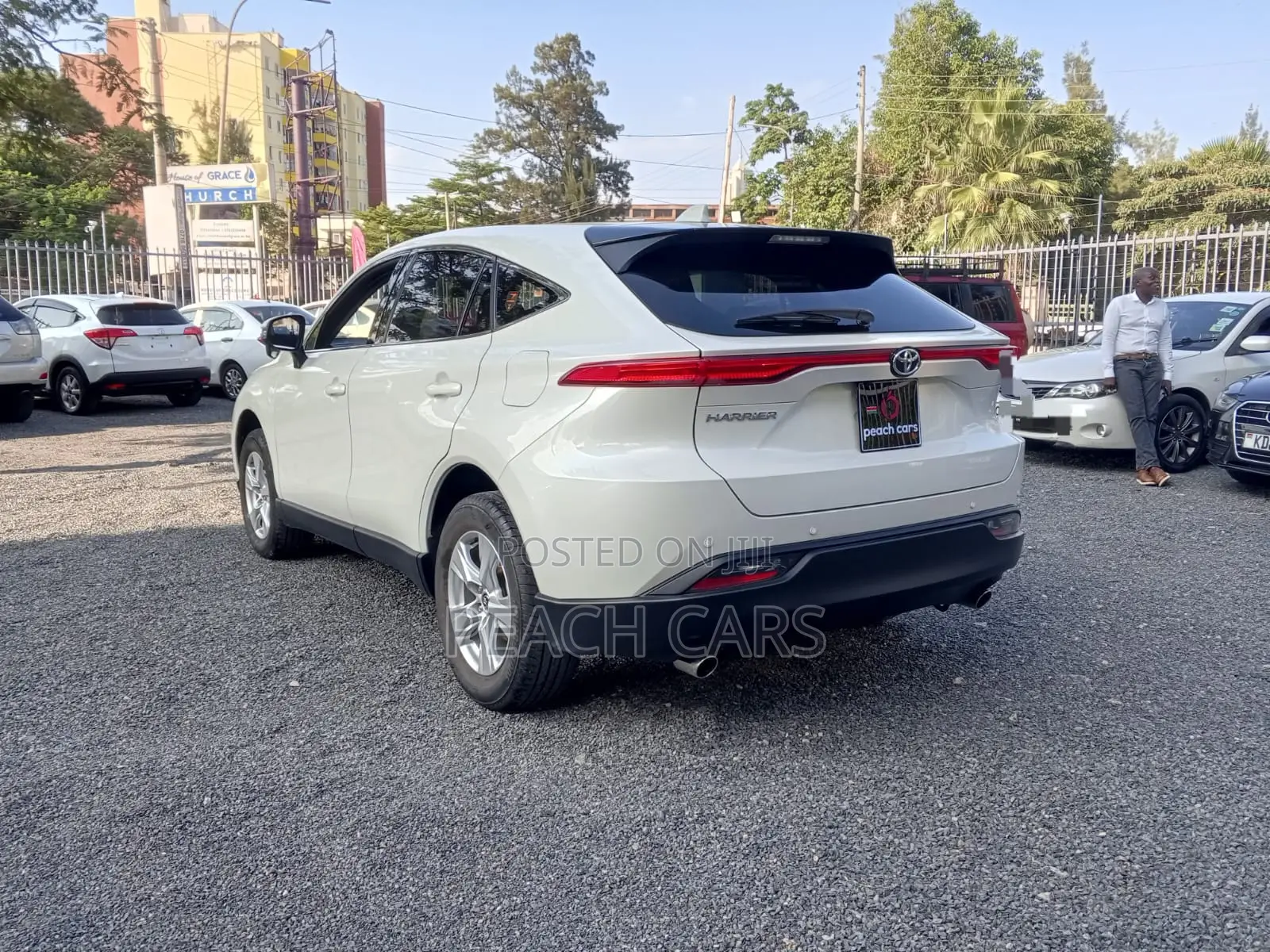 Toyota Harrier 2.0 2021 White
