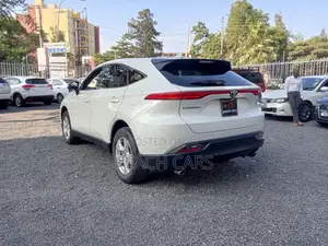 Toyota Harrier 2.0 2021 White