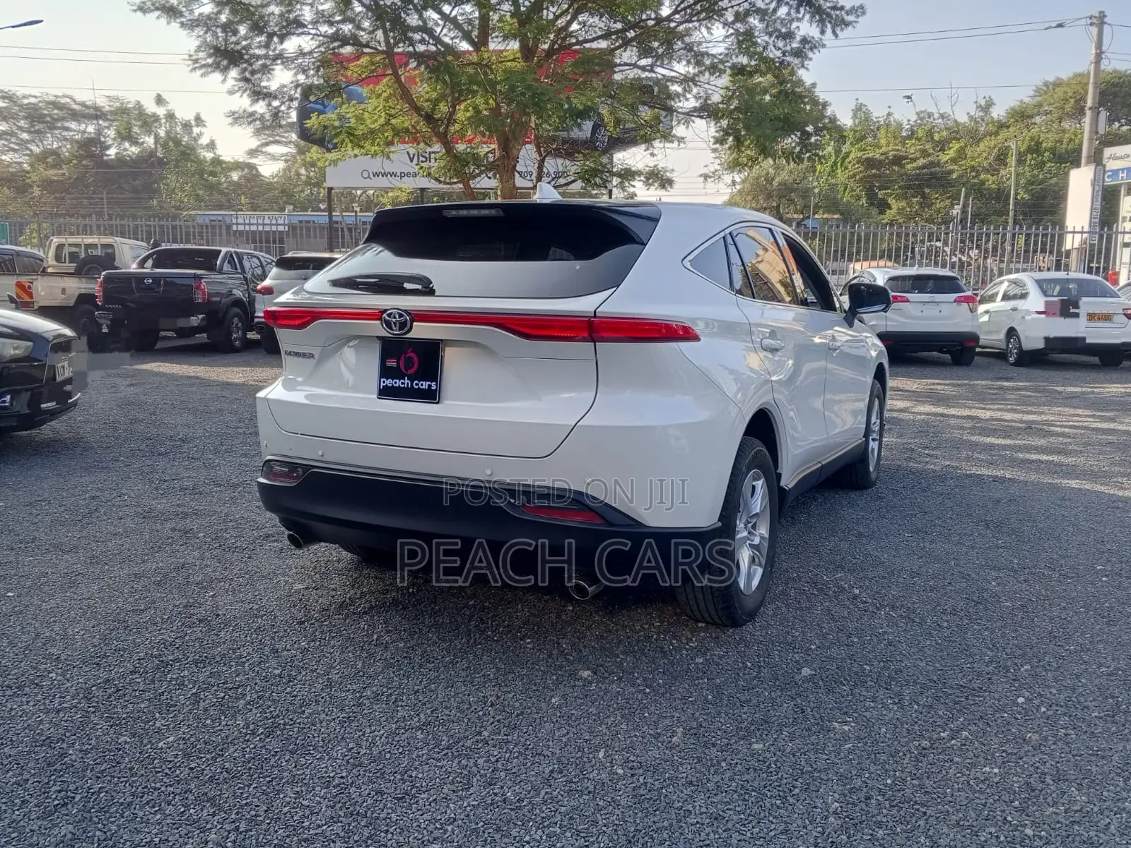Toyota Harrier 2.0 2021 White