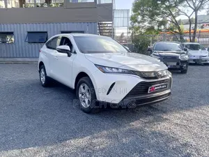 Toyota Harrier 2.0 2021 White