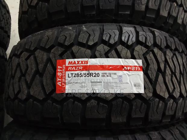 285/55 R20 Maxxis Razr At811