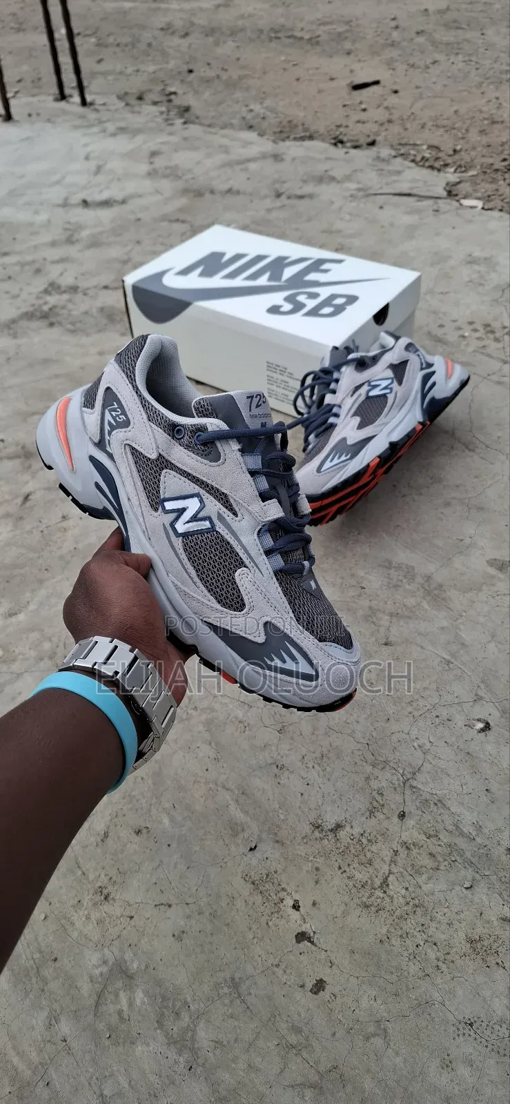 New Balance 725