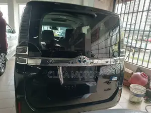 Toyota Voxy 2018 Black