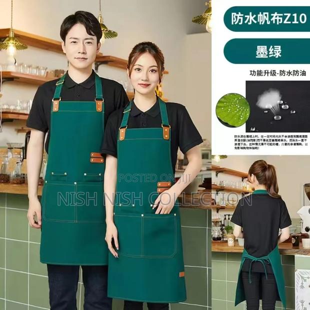 Premium Upscale Apron With Pockets and Leather Straps - thumbnail 2
