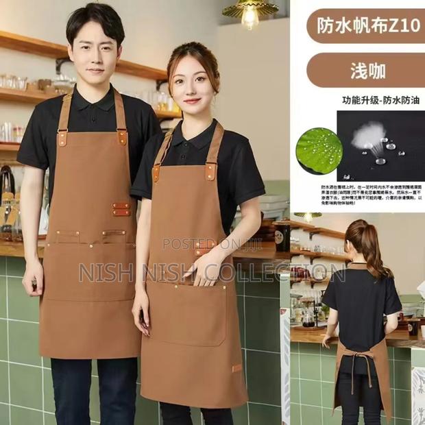 Premium Upscale Apron With Pockets and Leather Straps - thumbnail 4