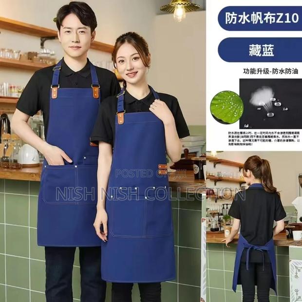 Premium Upscale Apron With Pockets and Leather Straps - thumbnail 6