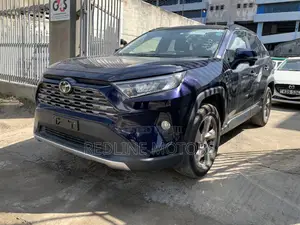 Toyota RAV4 LE FWD 2020 Blue
