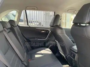 Toyota RAV4 LE FWD 2020 Blue