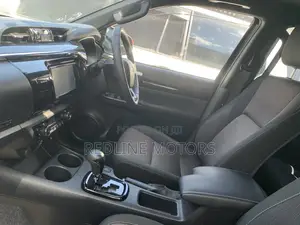 Toyota Hilux SR5 4x4 2018 Black