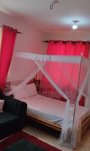 White Four Stand Bed Mosquito Nets for Mosquito Protection