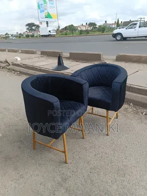 Manicure Seat or Styling Black Velvet Seat 