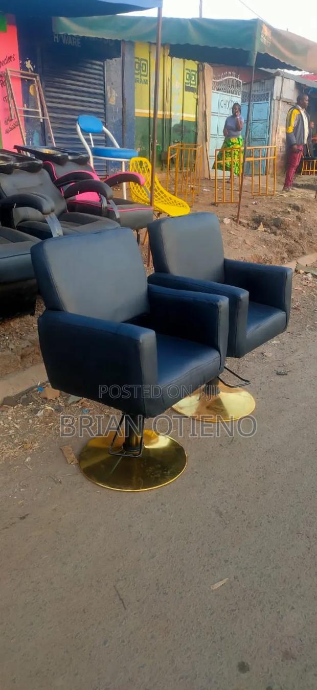 Rotating Styling Seats - main view