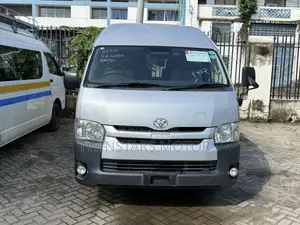 Toyota HiAce 2019 Silver