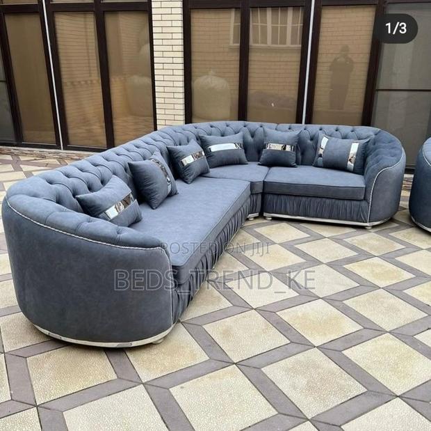 6 Seater Chester L Seat With a Puff