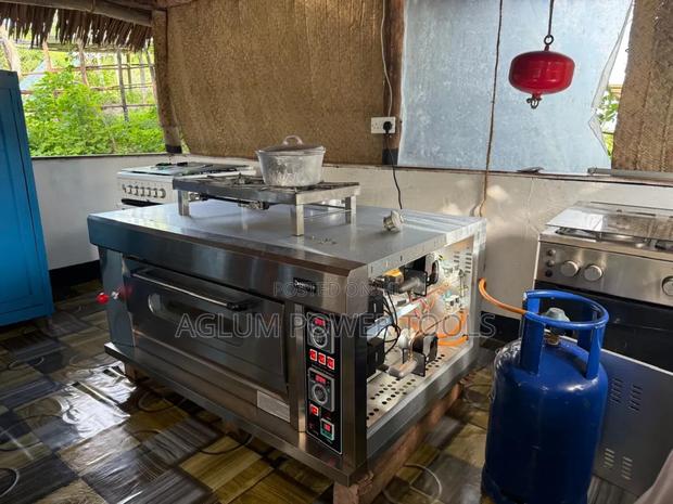 Baking Oven Gas One Deck Two Trays - main view