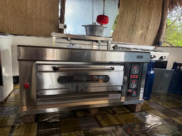 Baking Oven Gas One Deck Two Trays - thumbnail 3