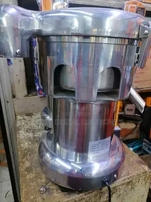 Commercial Standard A2000 Commercial Juicer