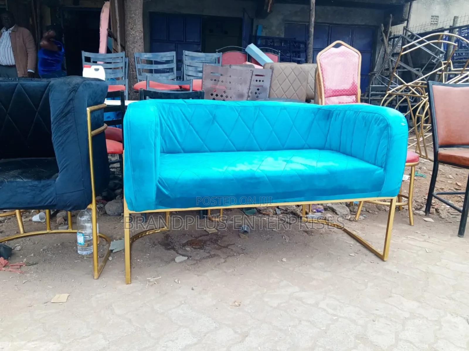 Salon/Barbershop Waiting Seat